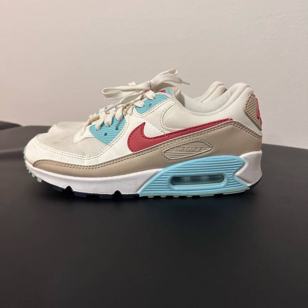 Nike Women’s Air Max